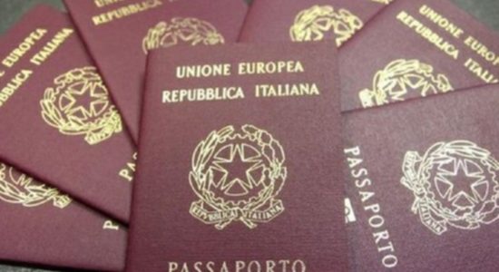 Passaporto: novità su tassa annuale e marca da bollo