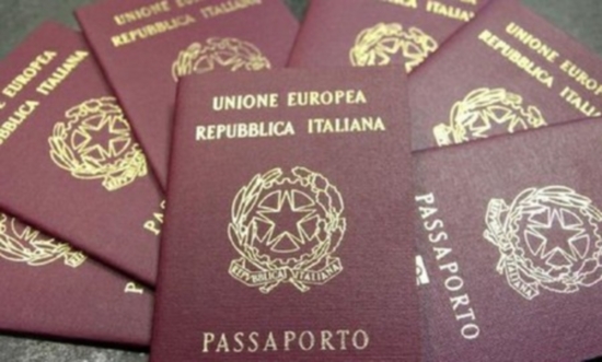 Passaporto: novità su tassa annuale e marca da bollo